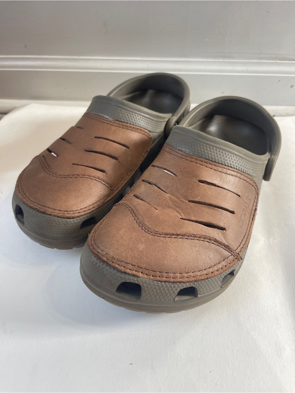 Crocs Yukon Vista Clogs Men's Size 9  Brown Leather Upper Slip On Back Strap